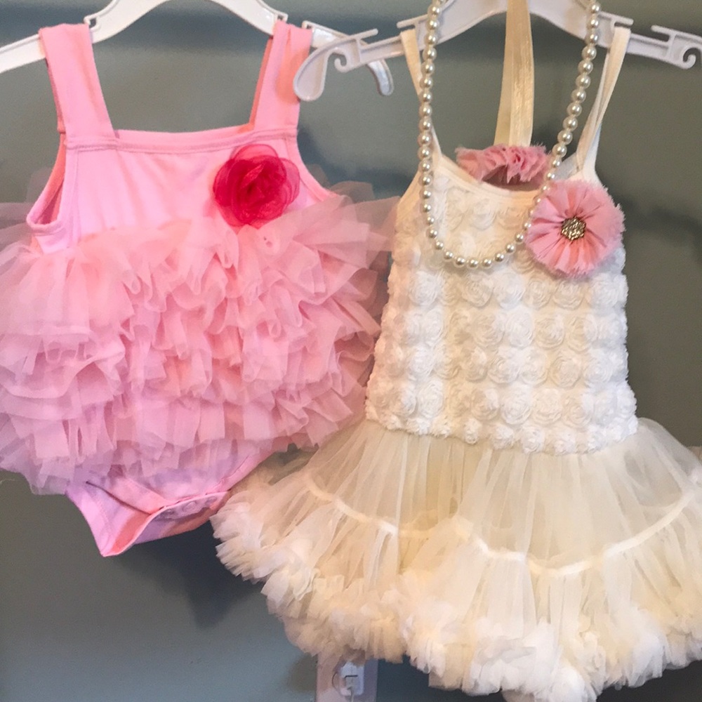 Set of 2 outfits! Size 12 months!